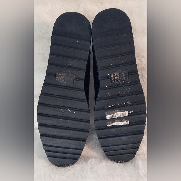 Laundry List size 9 black platform slip-on - Picture 6 of 6